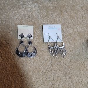 Maurices Earings 2 pairs‎